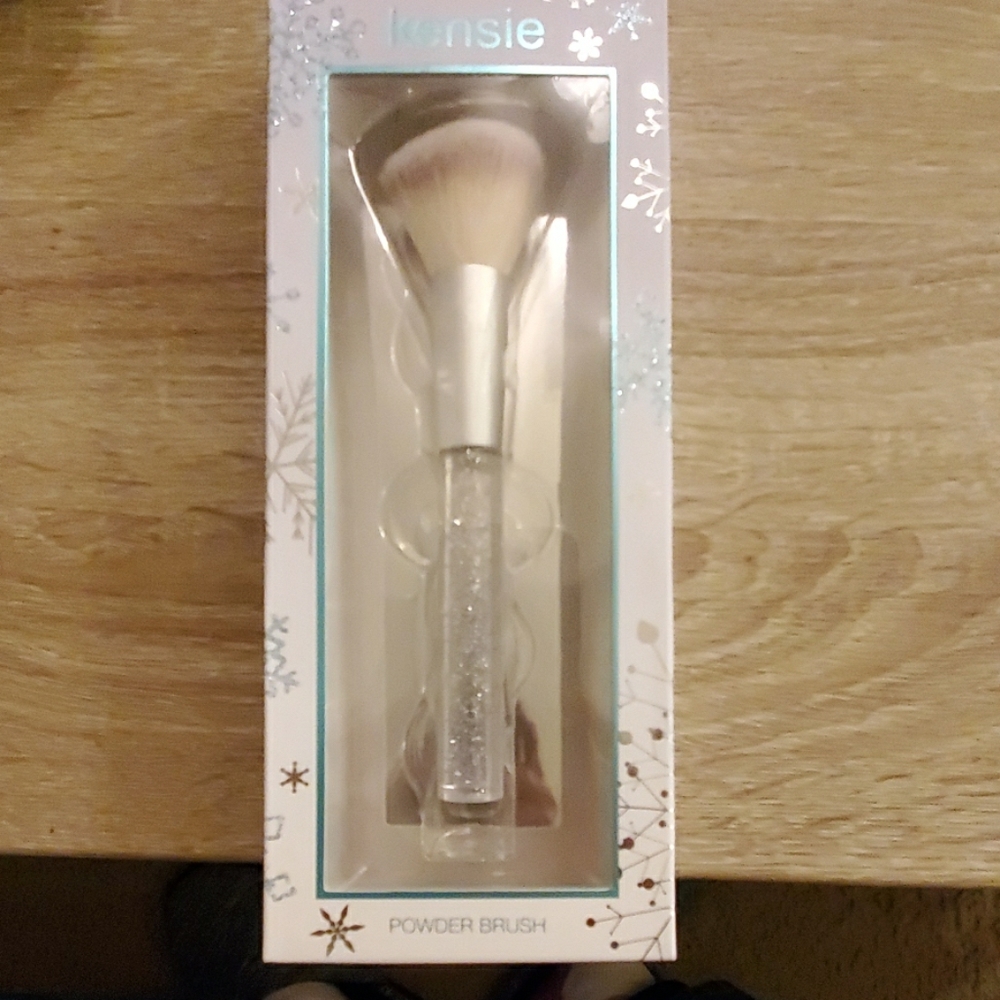 Kensie Powder Brush